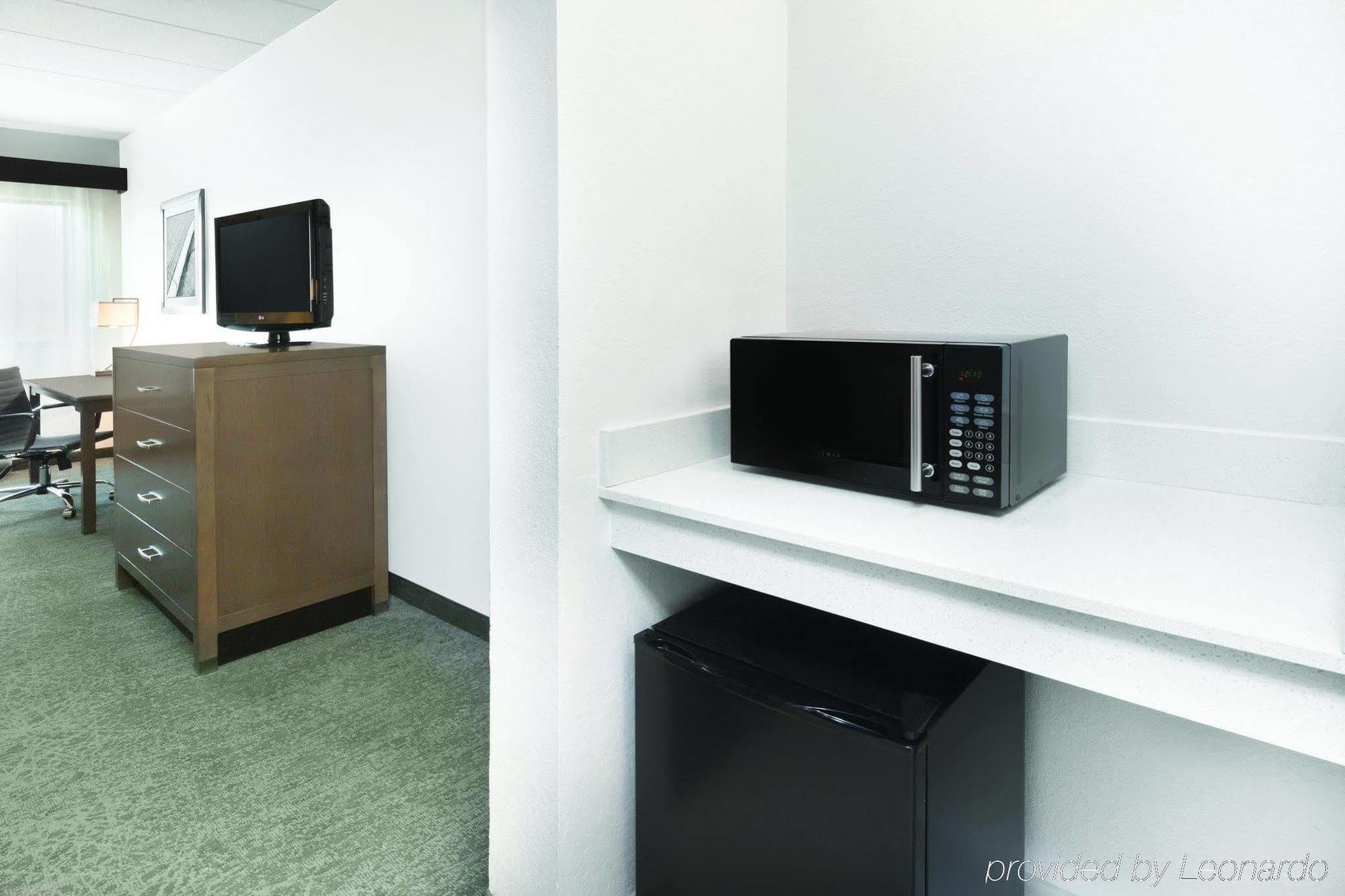 Hotel La Quinta By Wyndham Philadelphia Airport 3*